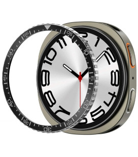 Juodas rėmelis Apple Watch 8 / 9 (44 mm) laikrodžiui "Spigen Bezel Tune Diver"